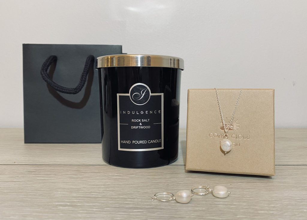 Black Candle and Pearl Set.
