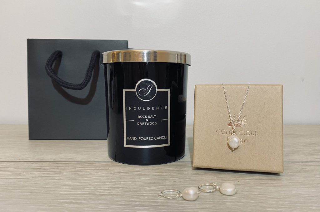 Black Candle and Pearl Set.